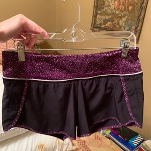 Lulu lemon black and purple speed up short